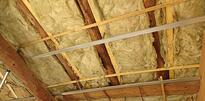 Quelles étapes pour isoler le toit d&rsquo;une maison ancienne ?